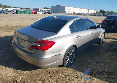 2013 Hyundai Genesis 3.8 z USA, uszkodzony, nr VIN KMHGC4DD6DU231232